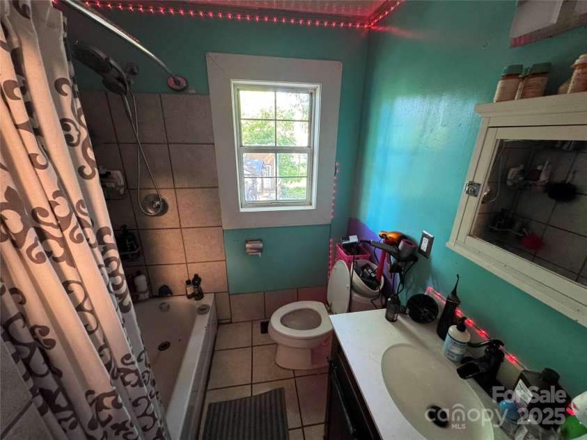 506 Sycamore Avenue, Gastonia, NC 28052.  MLS# CAR4255620, YatesRealty ID 12015. 