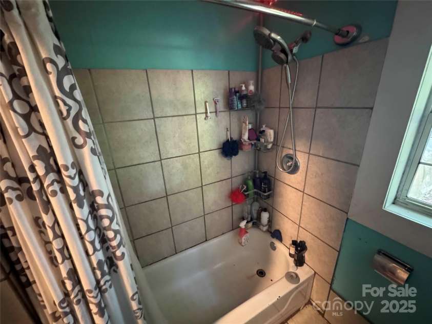 506 Sycamore Avenue, Gastonia, NC 28052.  MLS# CAR4255620, YatesRealty ID 12015. 