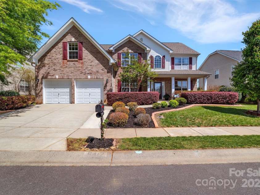 5412 Fulton Ridge Drive, Indian Trail, NC 28079.  MLS# CAR4237895, YatesRealty ID 12017. Welcome to 5412 Fulton Ridge Drive, Indian Trail. This home is nestled in conveniently located Shiloh Trace Subdivision.