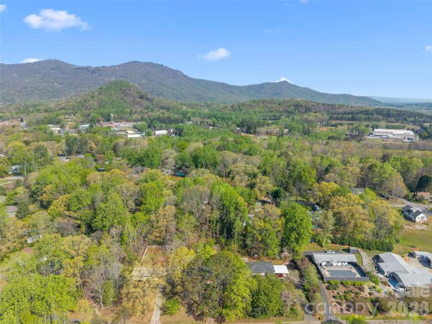 585 Peak Street, Columbus, NC 28722.  MLS# CAR4365398, YatesRealty ID 12017. 