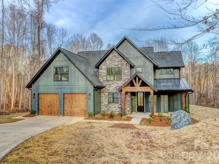 1041 Harrogate Drive, Bessemer City, NC 28016.  MLS# CAR4336086, YatesRealty ID 12019. 
