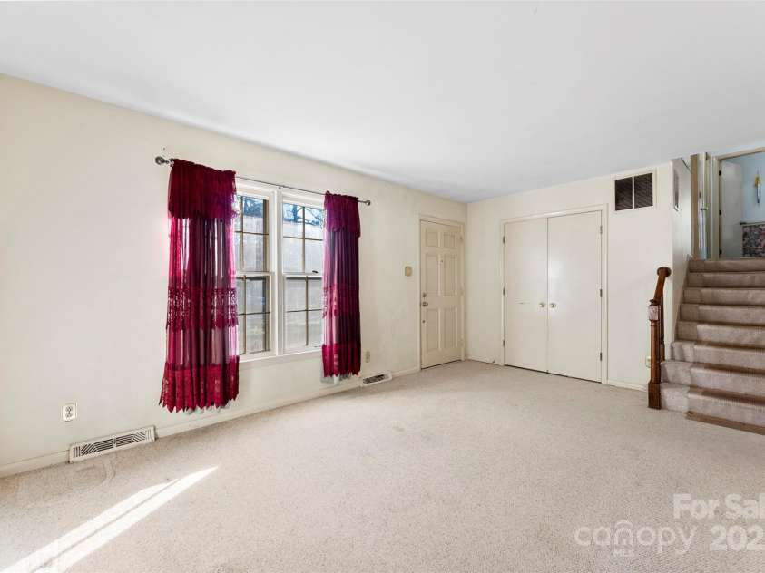 5545 Elsinore Place, Charlotte, NC 28227.  MLS# CAR4222817, YatesRealty ID 1202. 