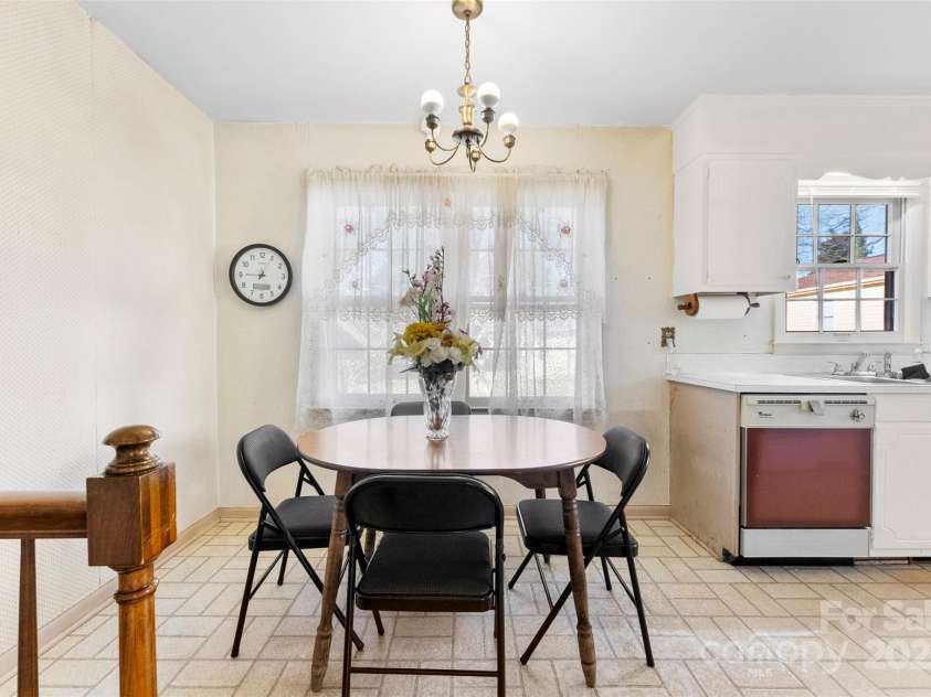5545 Elsinore Place, Charlotte, NC 28227.  MLS# CAR4222817, YatesRealty ID 1202. 