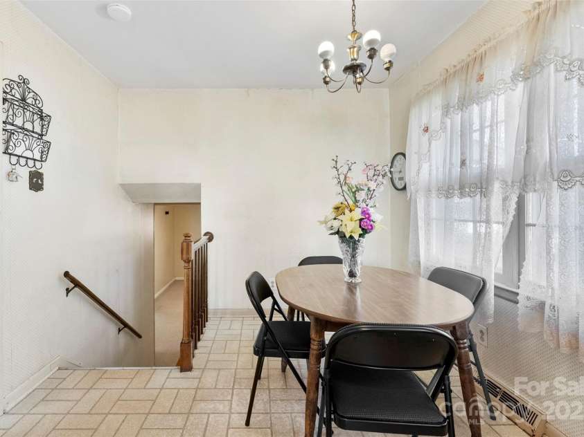 5545 Elsinore Place, Charlotte, NC 28227.  MLS# CAR4222817, YatesRealty ID 1202. 
