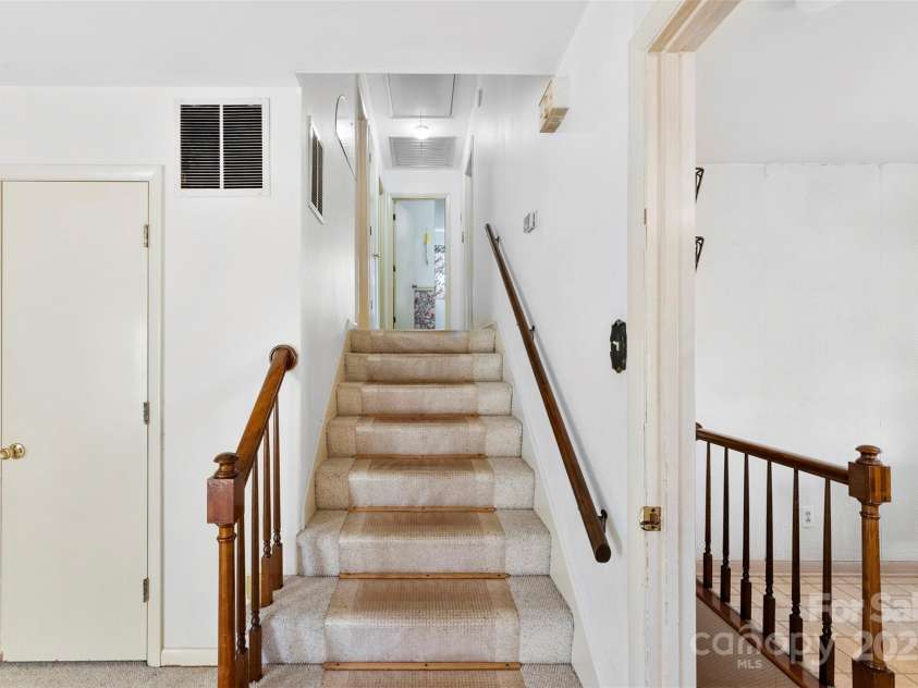 5545 Elsinore Place, Charlotte, NC 28227.  MLS# CAR4222817, YatesRealty ID 1202. 