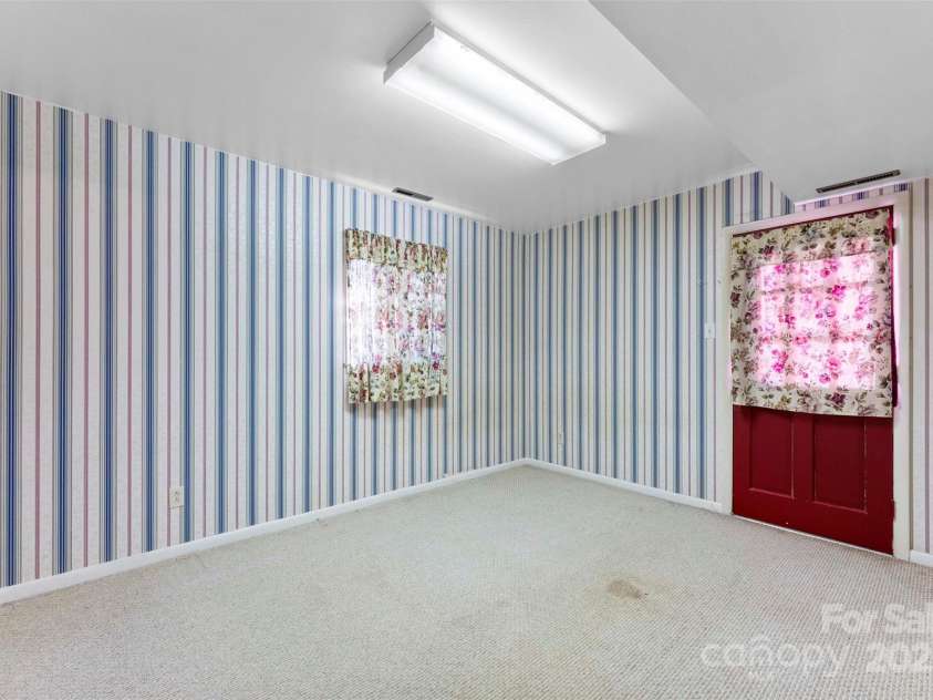 5545 Elsinore Place, Charlotte, NC 28227.  MLS# CAR4222817, YatesRealty ID 1202. 