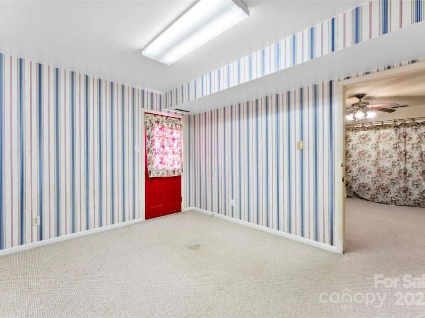 5545 Elsinore Place, Charlotte, NC 28227.  MLS# CAR4222817, YatesRealty ID 1202. 