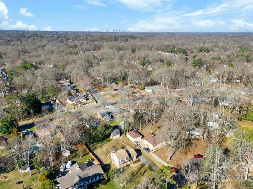 5545 Elsinore Place, Charlotte, NC 28227.  MLS# CAR4222817, YatesRealty ID 1202. 