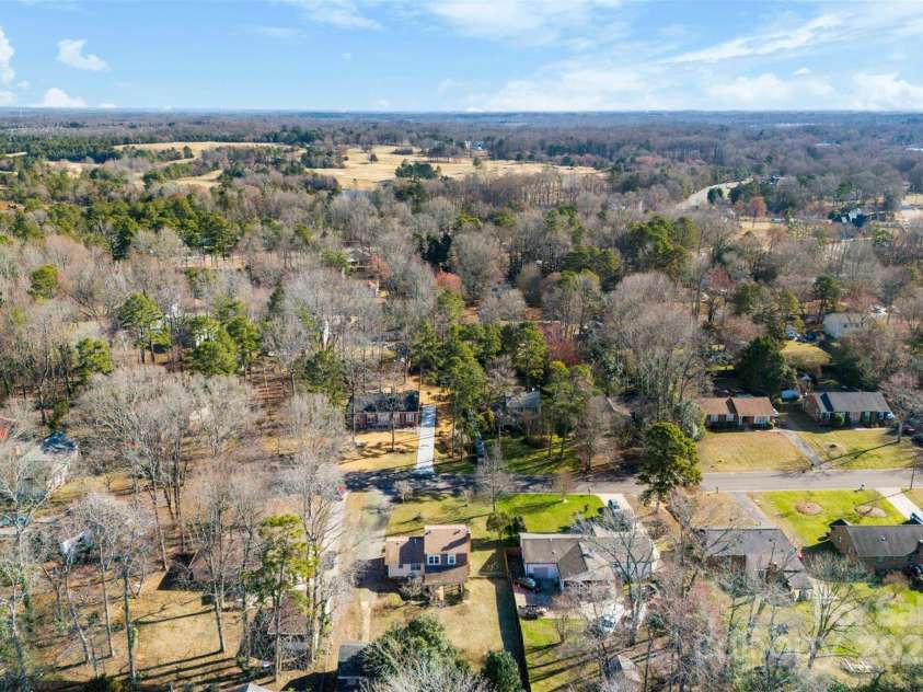 5545 Elsinore Place, Charlotte, NC 28227.  MLS# CAR4222817, YatesRealty ID 1202. 