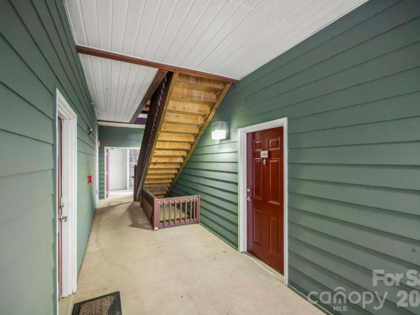 1000 Olde Eastwood Village Boulevard, Asheville, NC 28803.  MLS# CAR4396165, YatesRealty ID 12021. 