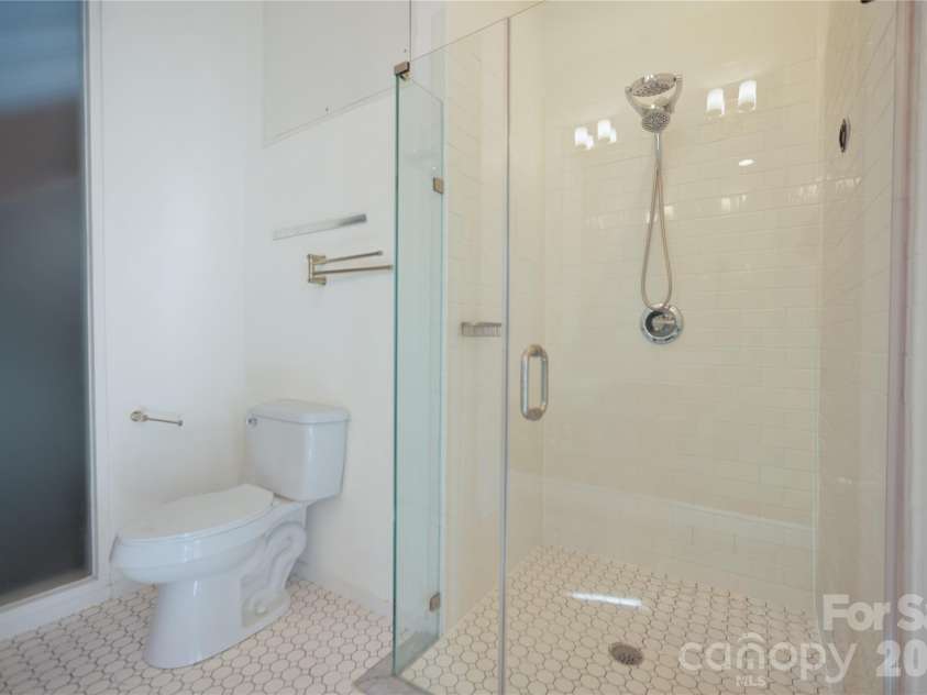 3123 Davidson Street, Charlotte, NC 28205.  MLS# CAR4341241, YatesRealty ID 12024. Main Level: Primary Bathroom