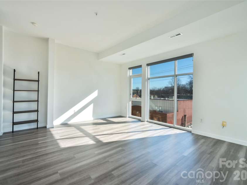 3123 Davidson Street, Charlotte, NC 28205.  MLS# CAR4341241, YatesRealty ID 12024. Main Level: Primary Bedroom 