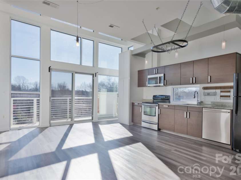 3123 Davidson Street, Charlotte, NC 28205.  MLS# CAR4341241, YatesRealty ID 12024. Second Level: Kitchen Living Space