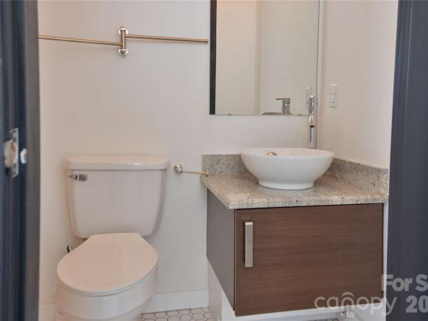 3123 Davidson Street, Charlotte, NC 28205.  MLS# CAR4341241, YatesRealty ID 12024. Third Level: Secondary Bathroom