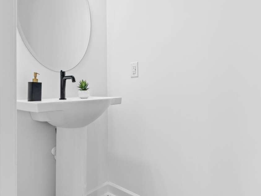 3705 Lou Ann Avenue, Charlotte, NC 28208.  MLS# CAR4210330, YatesRealty ID 12024. 