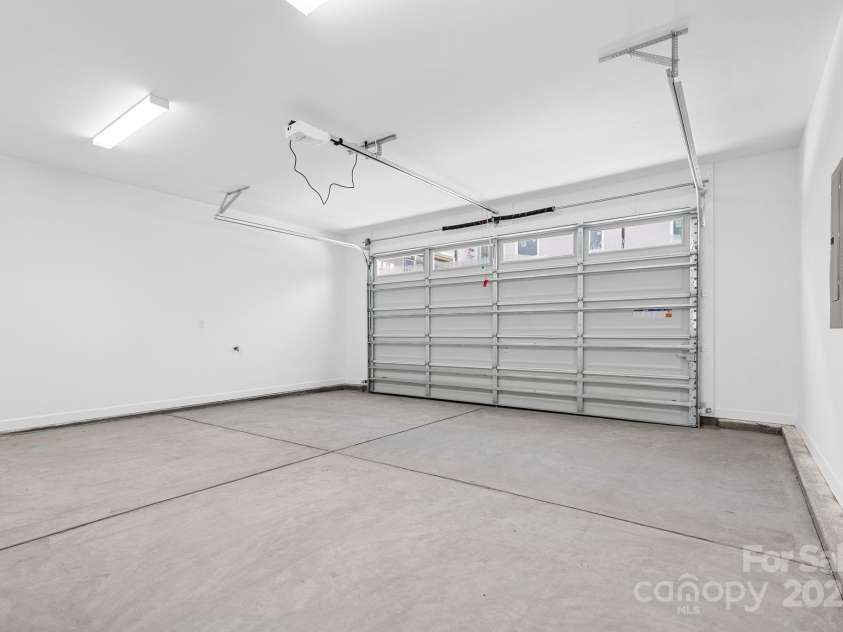 3705 Lou Ann Avenue, Charlotte, NC 28208.  MLS# CAR4210330, YatesRealty ID 12024. 