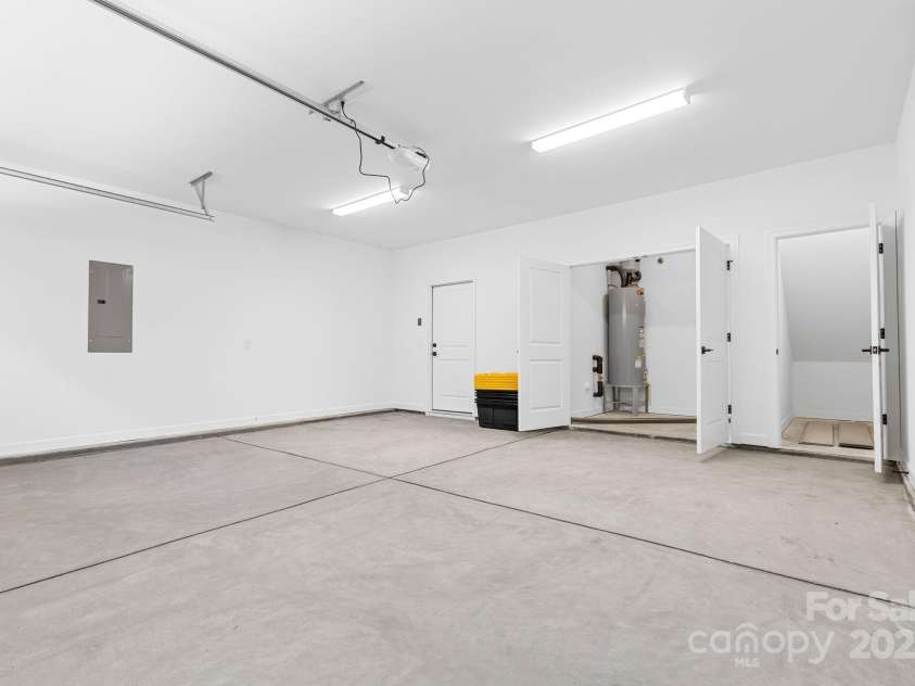 3705 Lou Ann Avenue, Charlotte, NC 28208.  MLS# CAR4210330, YatesRealty ID 12024. 