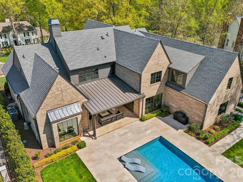 2103 Cortelyou Road, Charlotte, NC 28211.  MLS# CAR4363089, YatesRealty ID 12025. Backyard