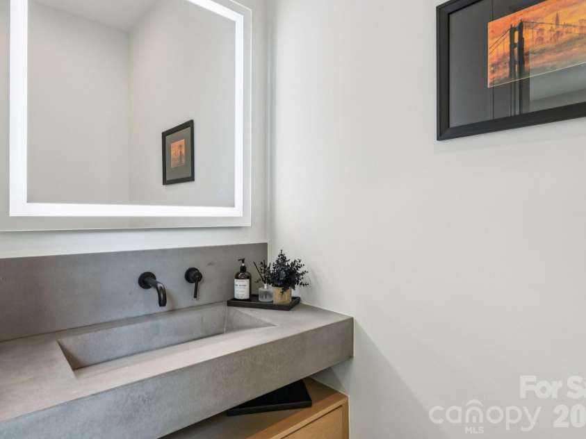 2103 Cortelyou Road, Charlotte, NC 28211.  MLS# CAR4363089, YatesRealty ID 12025. Pool Bath