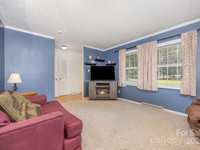 360 Country Lane, Mocksville, NC 27028.  MLS# CAR4253698, YatesRealty ID 12025. 