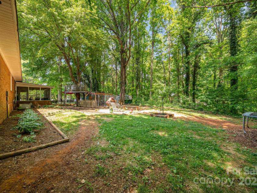 360 Country Lane, Mocksville, NC 27028.  MLS# CAR4253698, YatesRealty ID 12025. 