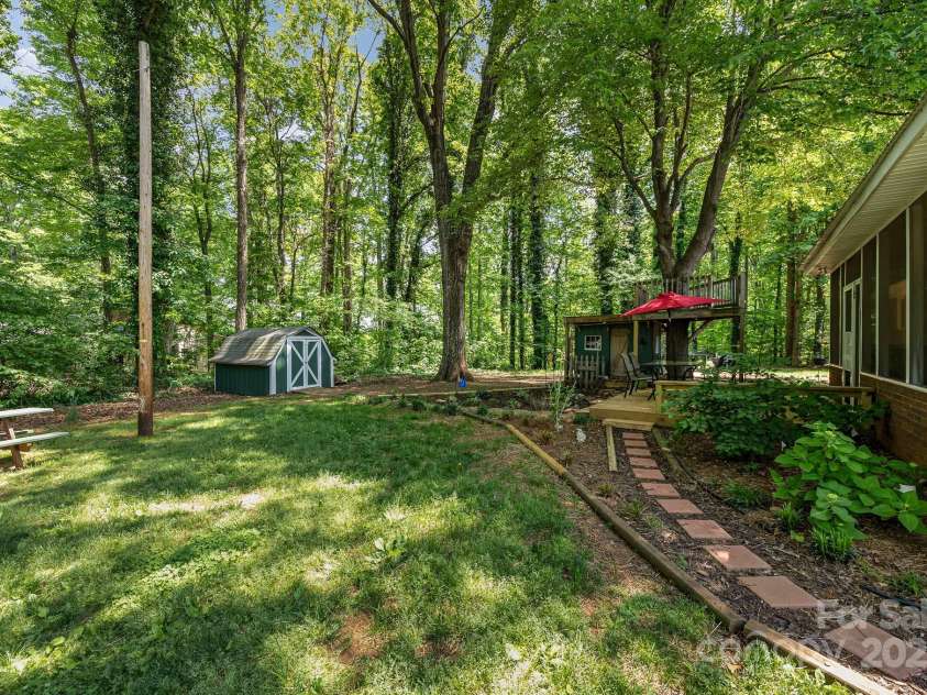 360 Country Lane, Mocksville, NC 27028.  MLS# CAR4253698, YatesRealty ID 12025. 