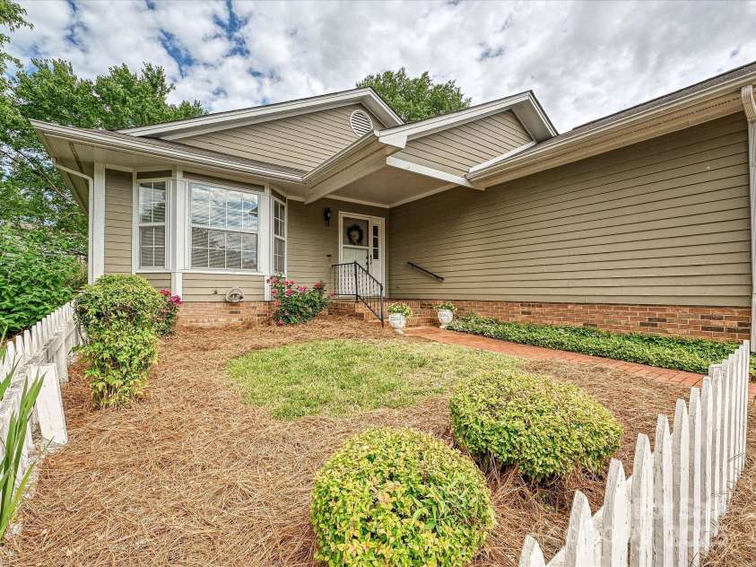 2919 Peachwood Court, Fort Mill, SC 29715.  MLS# CAR4254130, YatesRealty ID 12026. Partially fenced front yard