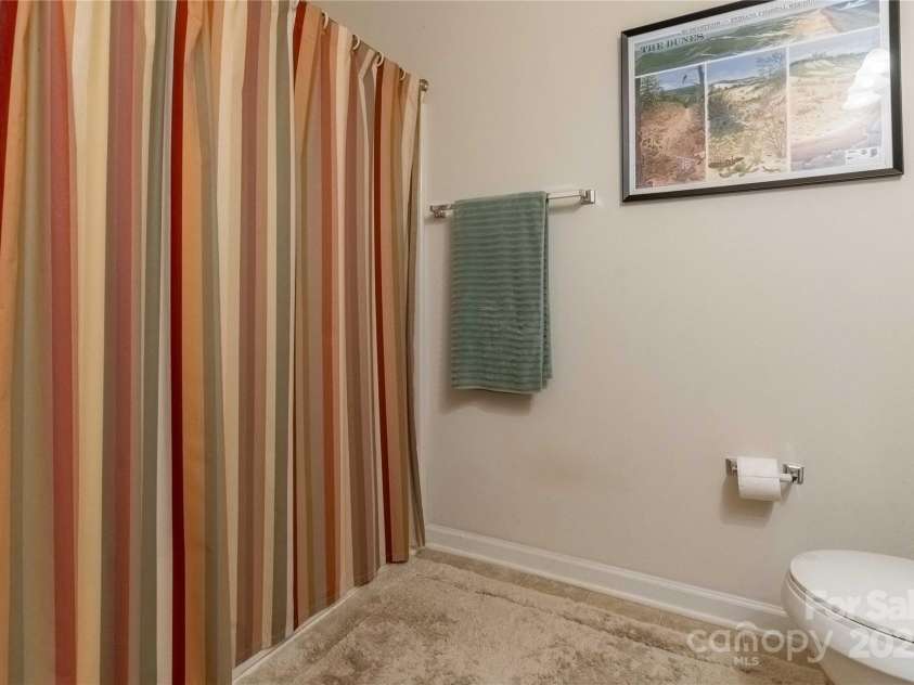332 Appeldoorn Circle, Asheville, NC 28803.  MLS# CAR4279509, YatesRealty ID 12027. 2nd bathroom