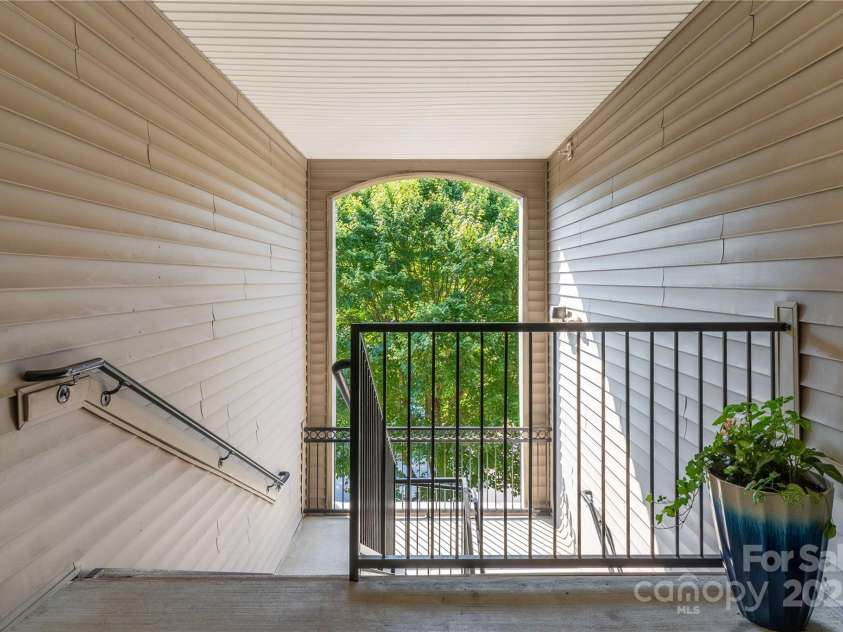 332 Appeldoorn Circle, Asheville, NC 28803.  MLS# CAR4279509, YatesRealty ID 12027. 