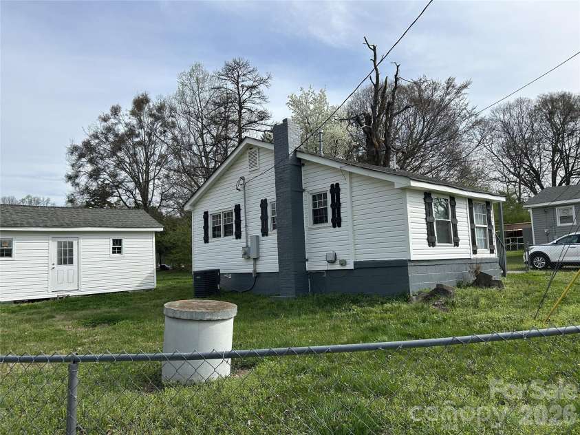 1716 pope Avenue, Gastonia, NC 28052.  MLS# CAR4358799, YatesRealty ID 12028. Left side