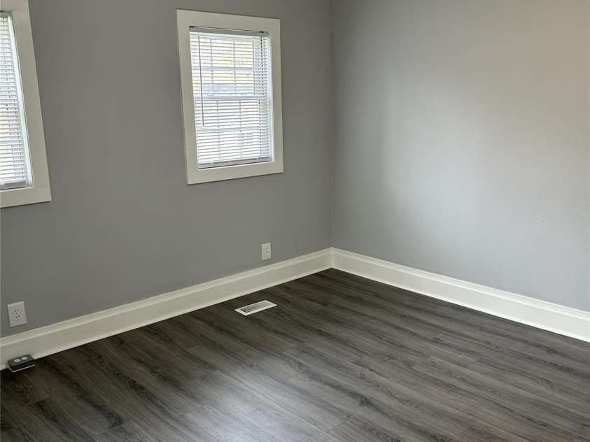 1716 pope Avenue, Gastonia, NC 28052.  MLS# CAR4358799, YatesRealty ID 12028. Living rm