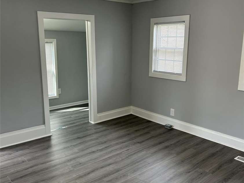 1716 pope Avenue, Gastonia, NC 28052.  MLS# CAR4358799, YatesRealty ID 12028. Living rm