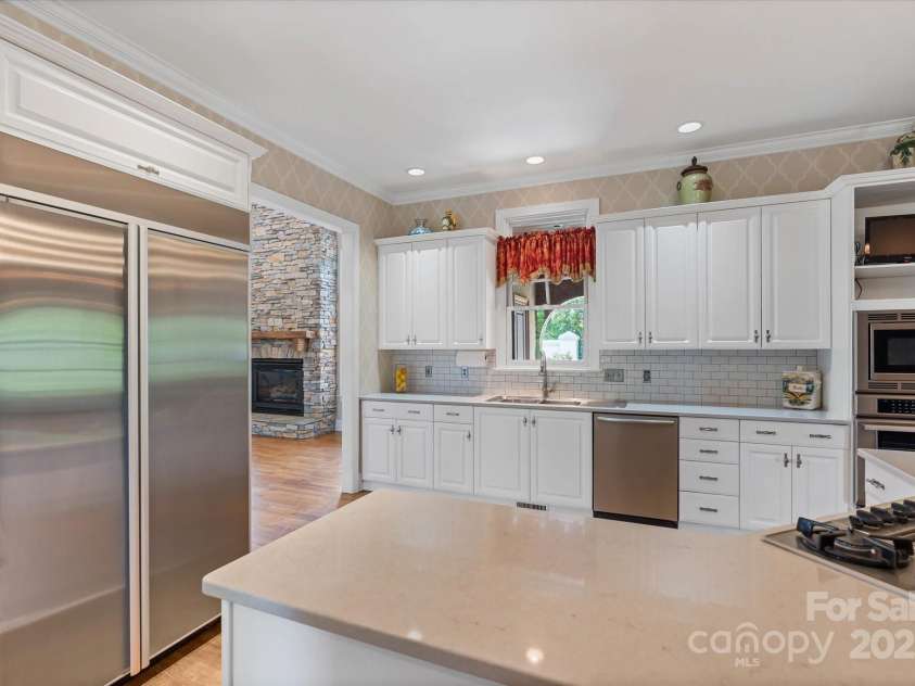 4465 3rd Street, Hickory, NC 28601.  MLS# CAR4247414, YatesRealty ID 12028. 