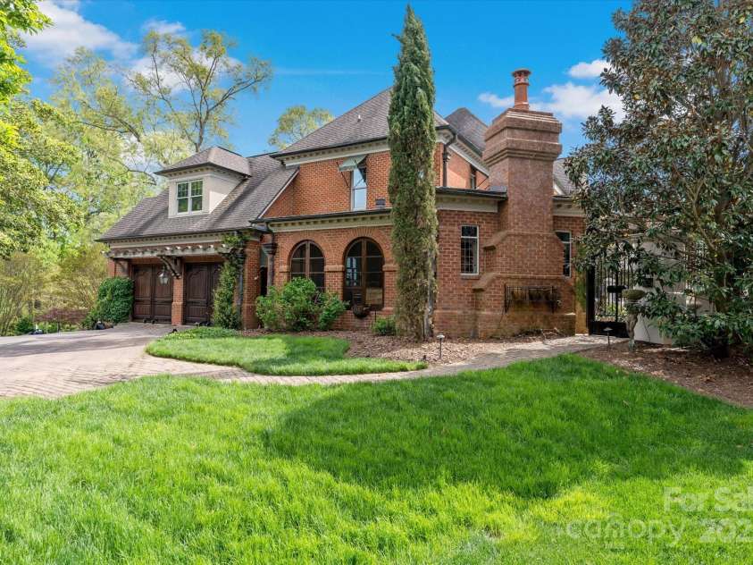 4465 3rd Street, Hickory, NC 28601.  MLS# CAR4247414, YatesRealty ID 12028. 