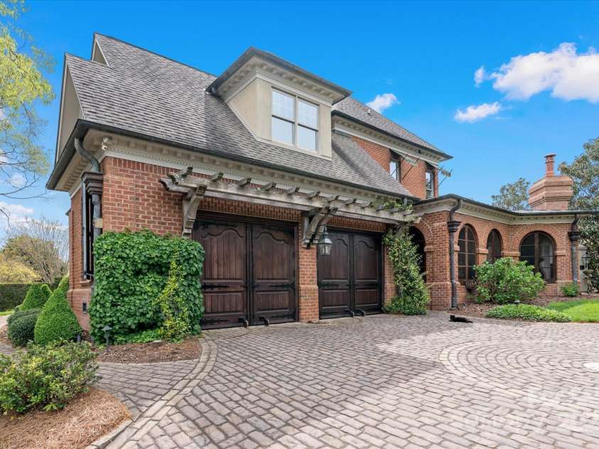 4465 3rd Street, Hickory, NC 28601.  MLS# CAR4247414, YatesRealty ID 12028. Carriage Doors