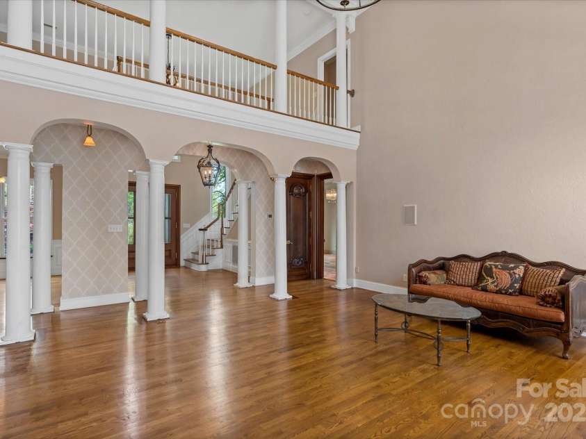 4465 3rd Street, Hickory, NC 28601.  MLS# CAR4247414, YatesRealty ID 12028. Great Room