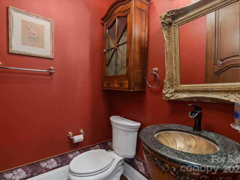 4465 3rd Street, Hickory, NC 28601.  MLS# CAR4247414, YatesRealty ID 12028. Half bath