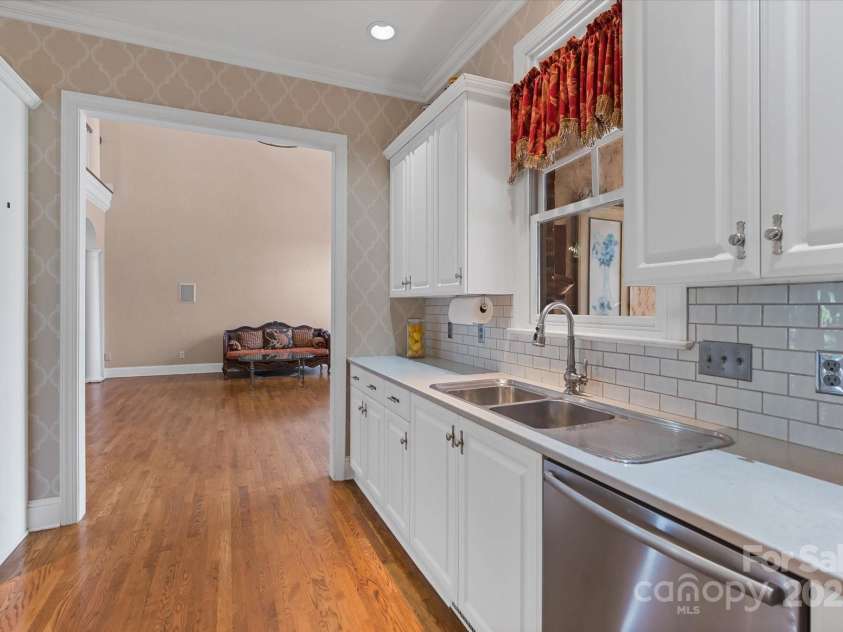 4465 3rd Street, Hickory, NC 28601.  MLS# CAR4247414, YatesRealty ID 12028. Kitchen