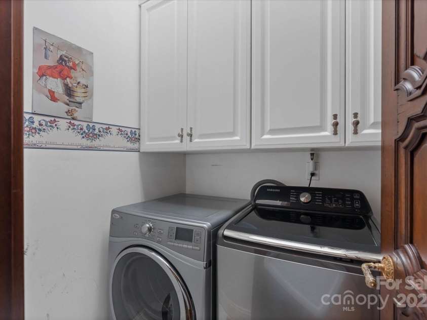 4465 3rd Street, Hickory, NC 28601.  MLS# CAR4247414, YatesRealty ID 12028. Laundry Area