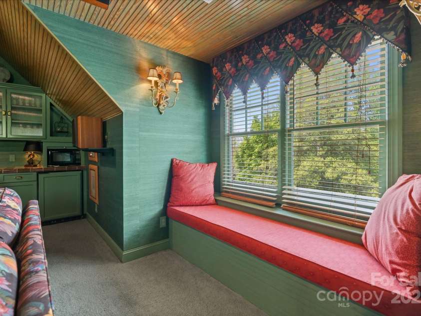 4465 3rd Street, Hickory, NC 28601.  MLS# CAR4247414, YatesRealty ID 12028. Media Room