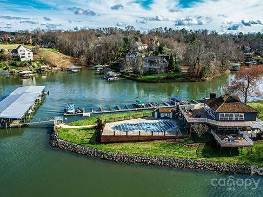 4465 3rd Street, Hickory, NC 28601.  MLS# CAR4247414, YatesRealty ID 12028. Moore's Ferry MarinaCovered Boat slip #5