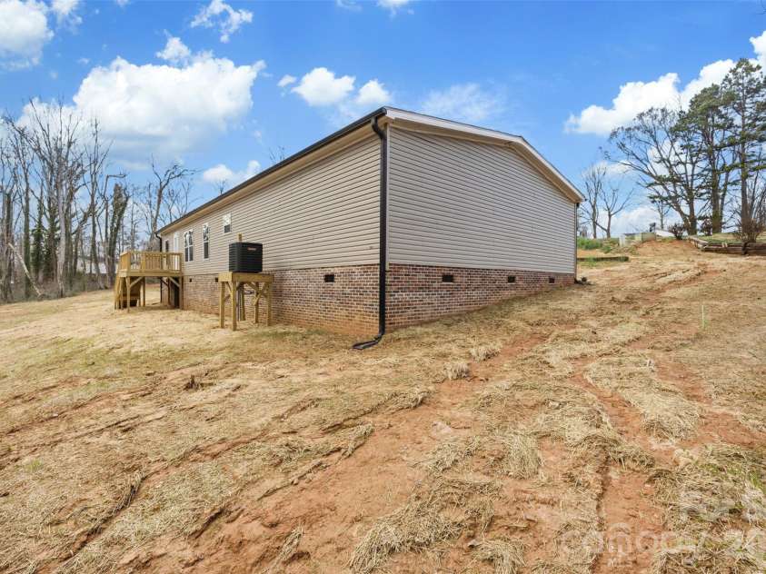 138 Key West Lane, Mooresville, NC 28115.  MLS# CAR4301008, YatesRealty ID 12029. 