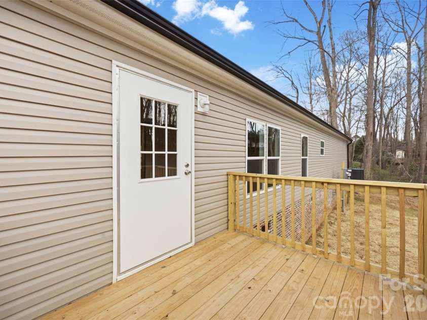 138 Key West Lane, Mooresville, NC 28115.  MLS# CAR4301008, YatesRealty ID 12029. 