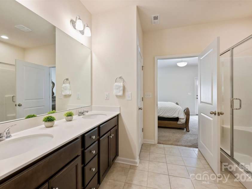 8853 Brakeman Drive, Waxhaw, NC 28173.  MLS# CAR4256779, YatesRealty ID 12029. Primary Bathroom with Oversized Shower