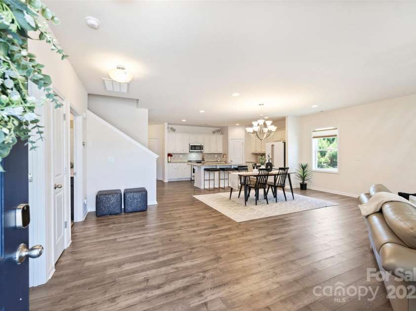 8853 Brakeman Drive, Waxhaw, NC 28173.  MLS# CAR4256779, YatesRealty ID 12029. Welcome In To 8832 Brakeman Drive