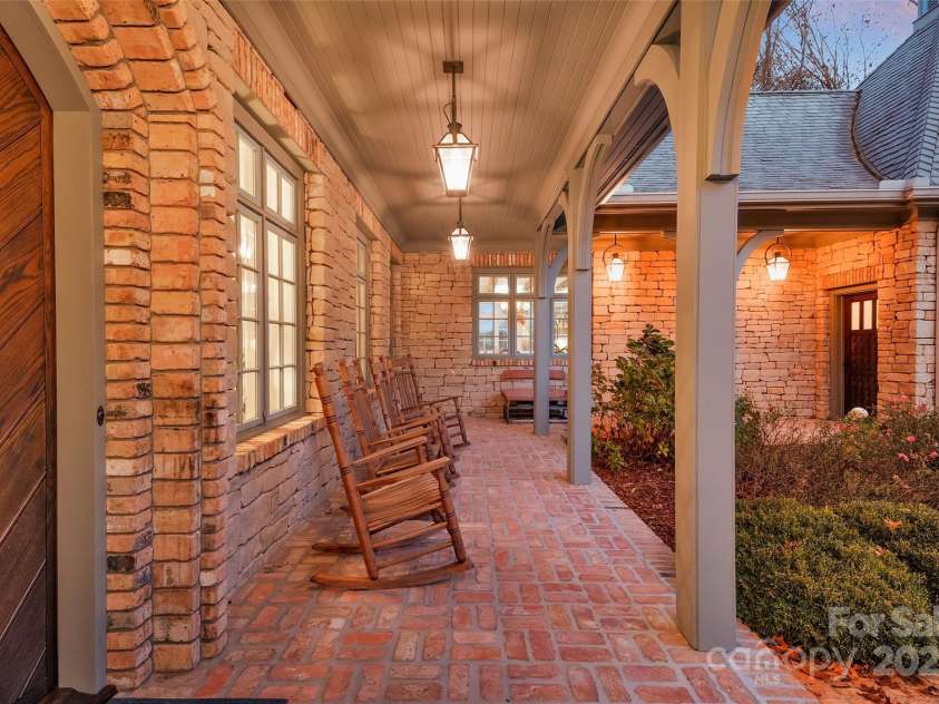 138 Indian Trace, Lake Toxaway, NC 28747.  MLS# CAR4202517, YatesRealty ID 1203. 