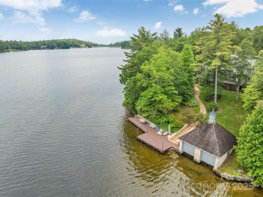 138 Indian Trace, Lake Toxaway, NC 28747.  MLS# CAR4202517, YatesRealty ID 1203. 