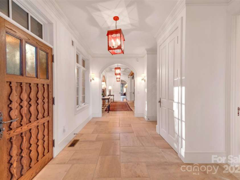 138 Indian Trace, Lake Toxaway, NC 28747.  MLS# CAR4202517, YatesRealty ID 1203. 