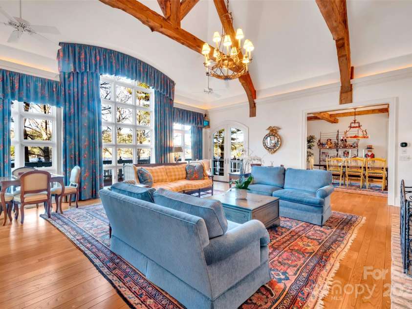 138 Indian Trace, Lake Toxaway, NC 28747.  MLS# CAR4202517, YatesRealty ID 1203. 