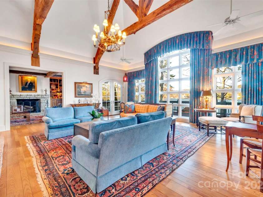 138 Indian Trace, Lake Toxaway, NC 28747.  MLS# CAR4202517, YatesRealty ID 1203. 